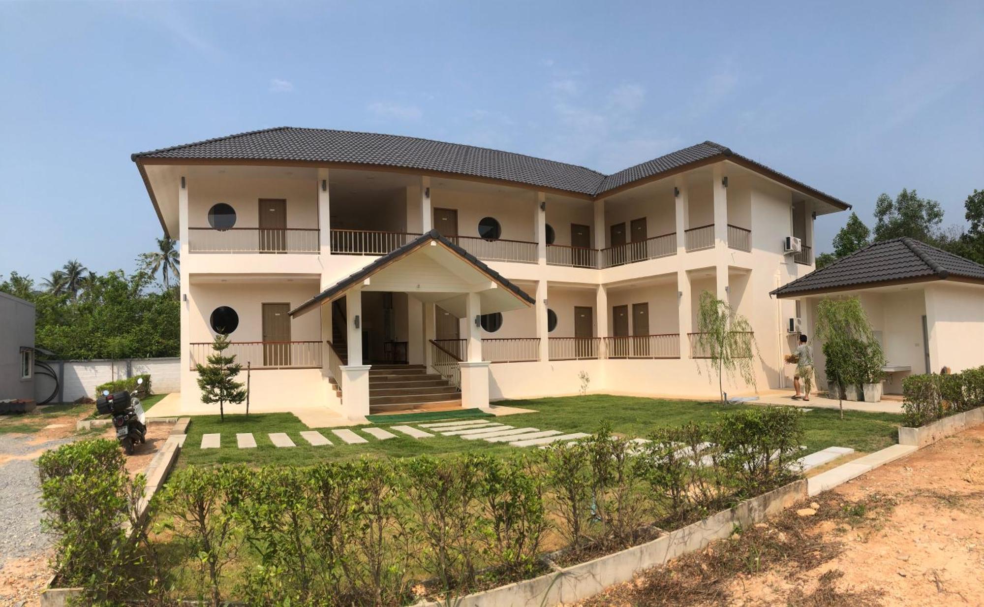 แหลมงอบเฮาส์ Laemngob House Villa Exterior photo